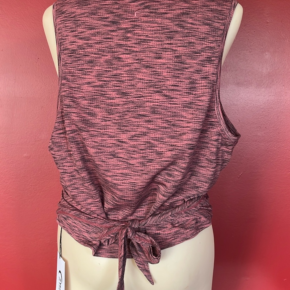 Brand new Zyia Active pink infinity tank - Picture 5 of 15